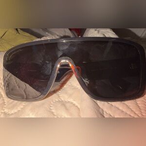 BRAND NEW BURBERRY SHIELD STYLE SUNGLASSES